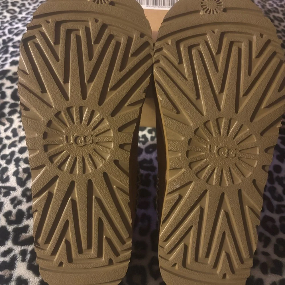 UGG Tasman II slippers size 7 - Picture 6 of 6